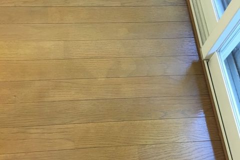 日焼けで変色や傷んだフローリングの補修 杉並区 東京のリペア業者が実施した施工をギャラリー形式でご覧いただけます