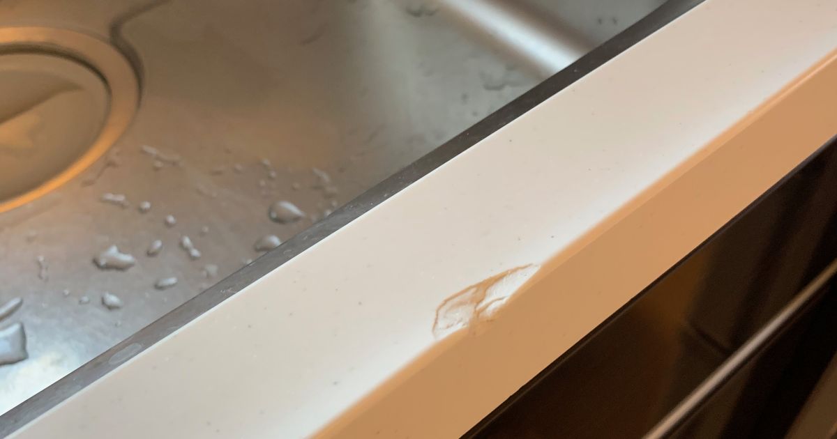 中野区でキッチン人工大理石のリペア行いました